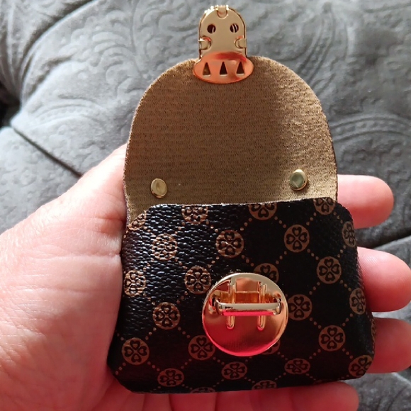 Chic Black Mini Bag Keychain with Gold Accents - Picture 10 of 13